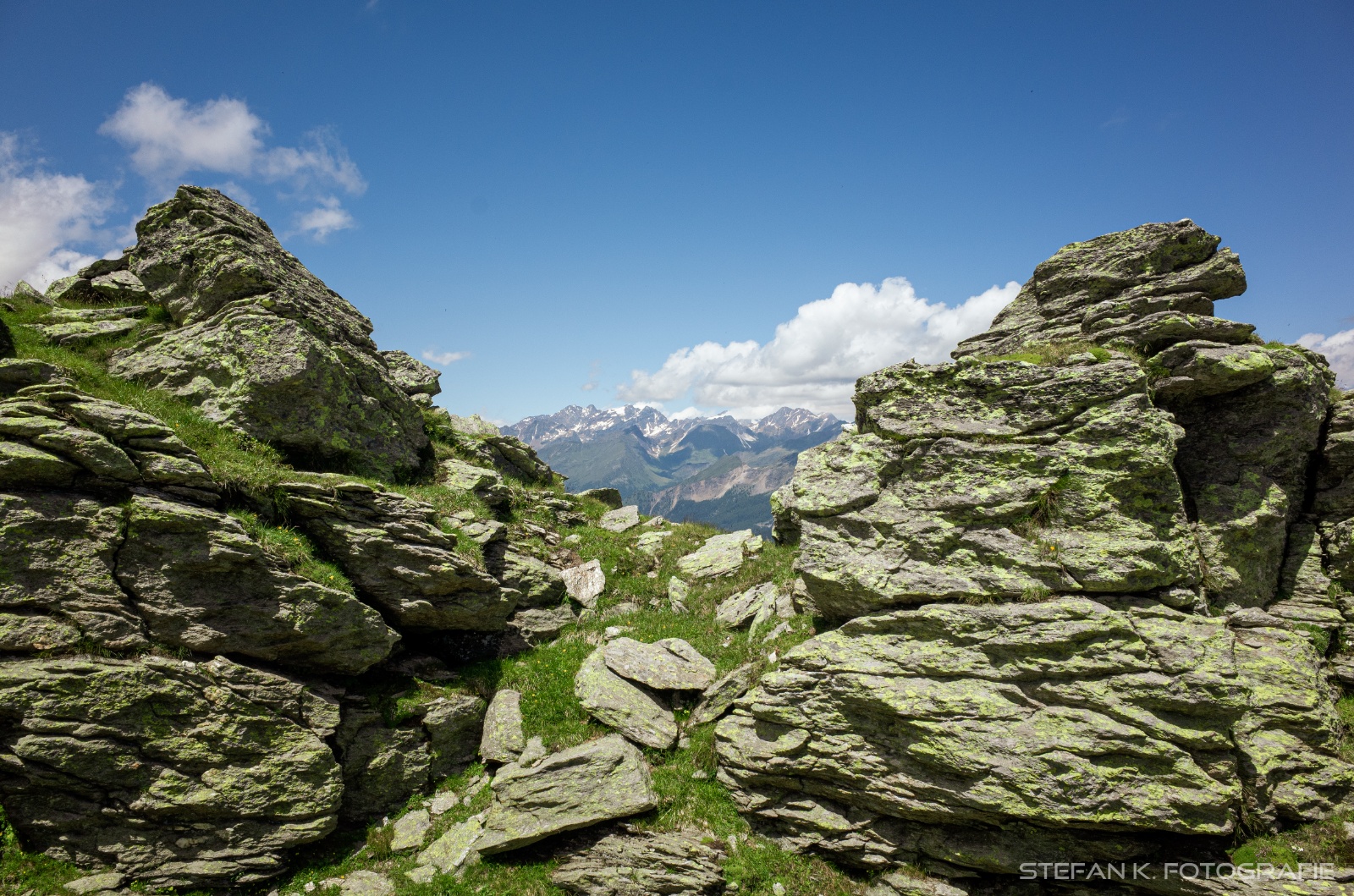 Durchblick Richtung Stubaier Alpen